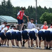 晴天に恵まれ、盛大に体育祭が開催されました (6/1)