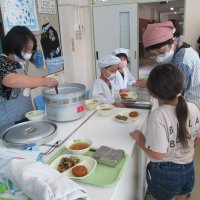 １年生・３年生が親子学習と親子給食！