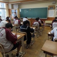 2年生が郷土についての検定を受けました (10/29)