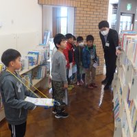 ２年生！！「桂図書館」へ町たんけん