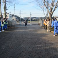 生徒会選挙活動　～あいさつ運動　WITH　更生保護女性会の皆様～